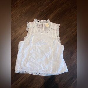 Maeve women’s White ruffled top size 6